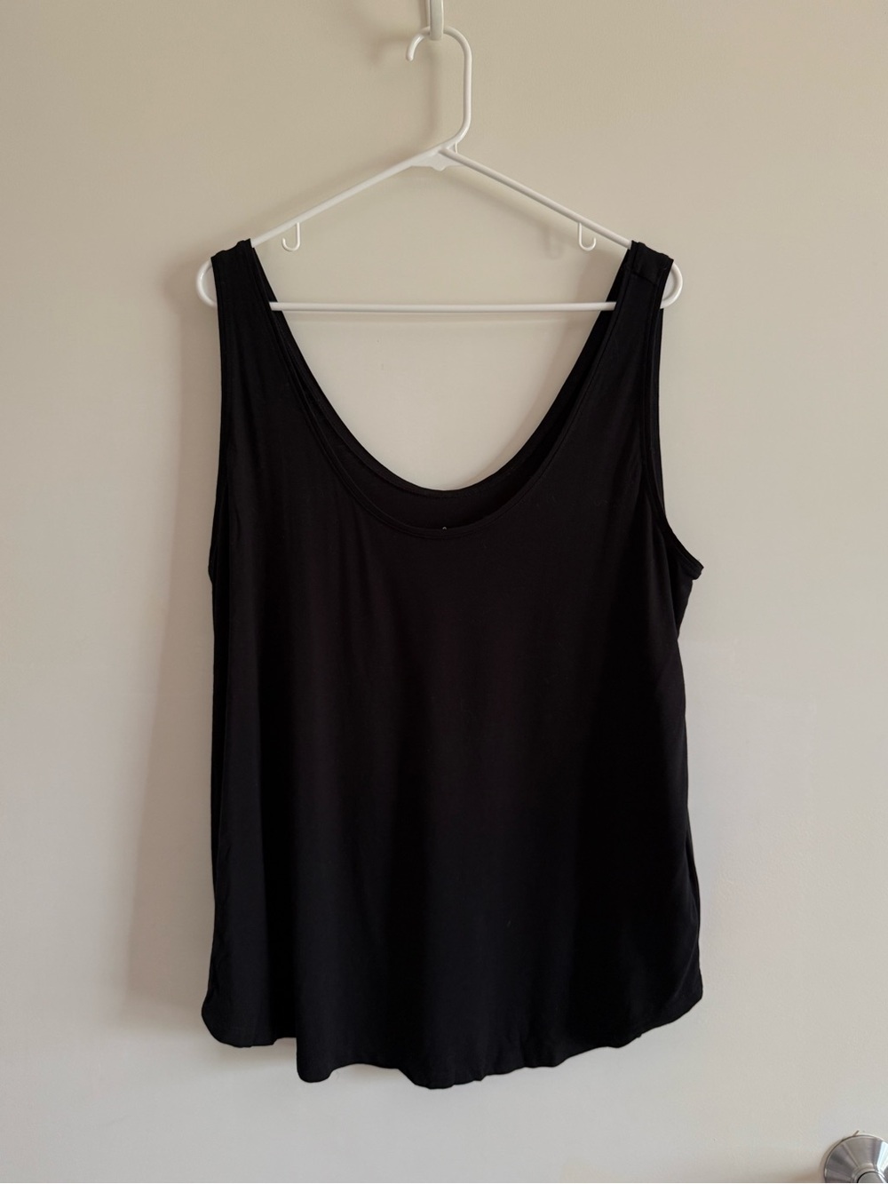 A New Day Black Scoop Neck Tank EUC